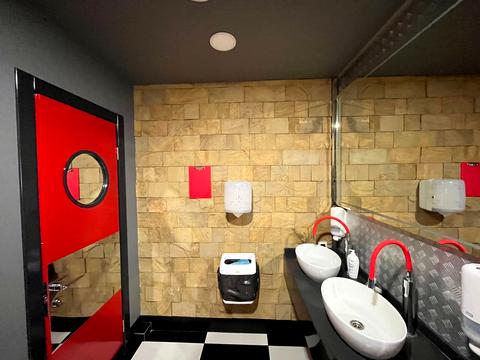 коммерческая по адресу гвардійська, 1