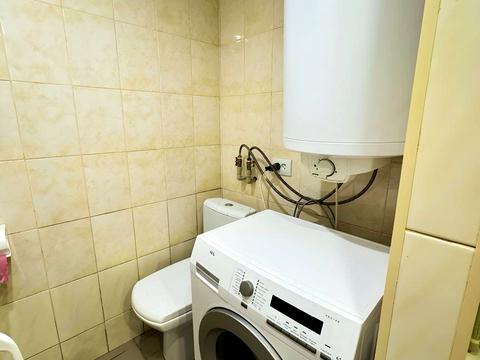 комерційна за адресою Бердянська вул., 61б