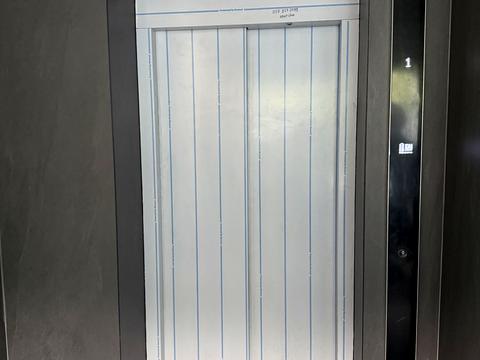 комерційна за адресою Острівна вул., 2