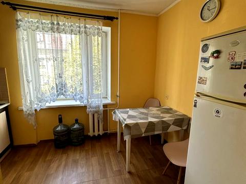 квартира за адресою Олександра Кониського вул., 74-Б