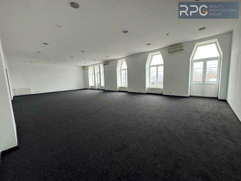 комерційна за адресою Музейний пров., 4