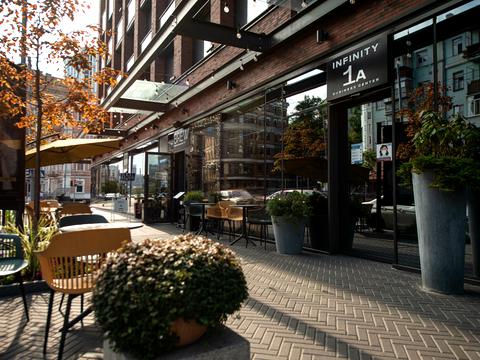 комерційна за адресою Саксаганського вул., 53/80