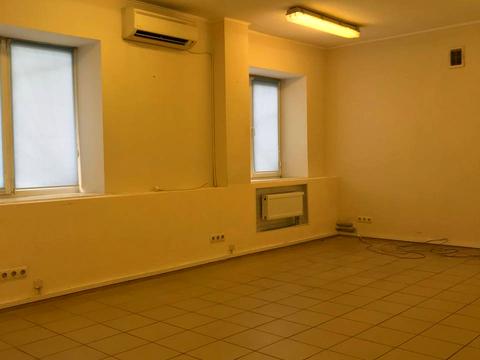 комерційна за адресою Мечникова вул. (Кловський), 18