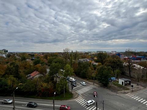 квартира за адресою Володимира Івасюка вул., 82