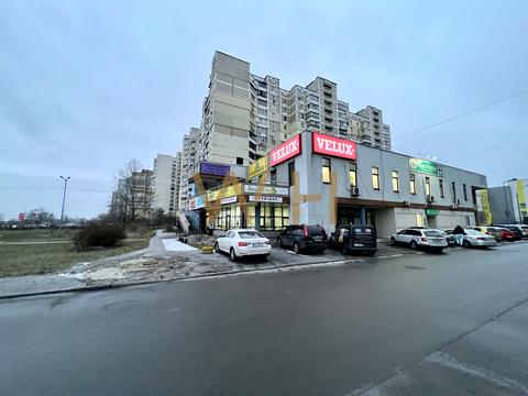комерційна за адресою Ревуцького вул., 44-А