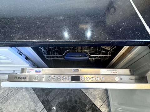 будинок за адресою 1 Травня вул.