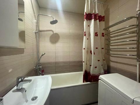 квартира за адресою Космонавтів вул., 142