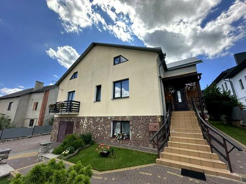 будинок за адресою с. Підгородне, Василя Стуса вул.