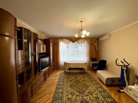 квартира за адресою Академіка Ющенка вул., 8