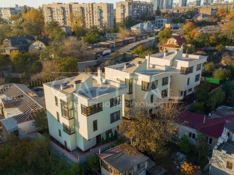 дом по адресу Николая Михновского бульв. (Дружбы Народов), 30/1