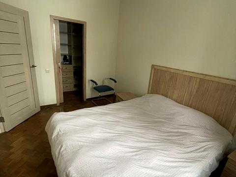 квартира за адресою Миколи Зерова вул., 15а