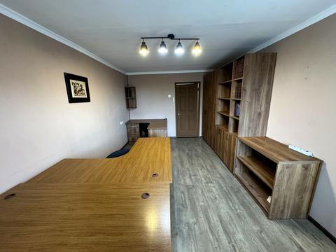 комерційна за адресою Тополева вул., 4-8