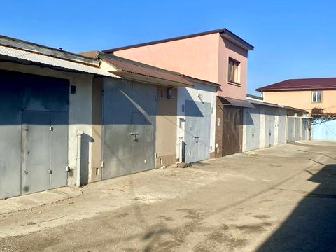 паркомісце за адресою Степана Дем'янчука вул., 11