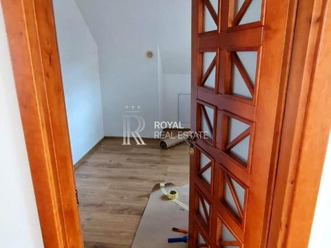будинок за адресою Стратегічне шосе (Науки)