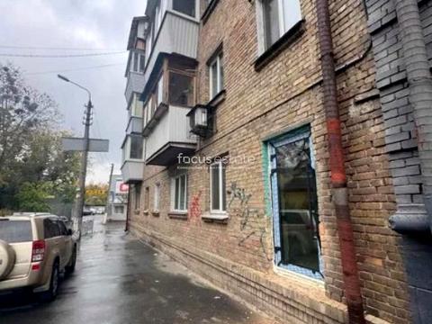 комерційна за адресою Василя Яна вул., 2