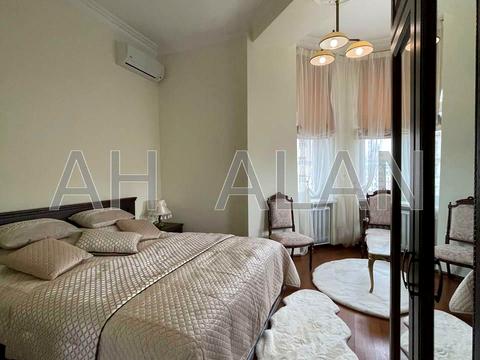 квартира за адресою Хрещатик вул. (Kreschatic), 27