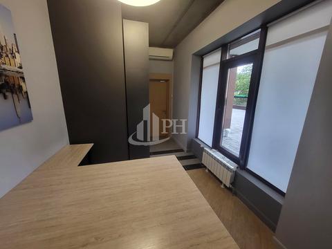 комерційна за адресою Гоголівська вул., 14