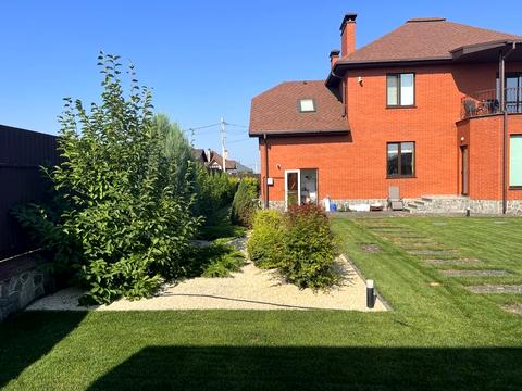 дом по адресу центральна, 1