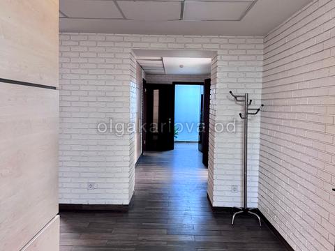 комерційна за адресою Зоопаркова вул., 1