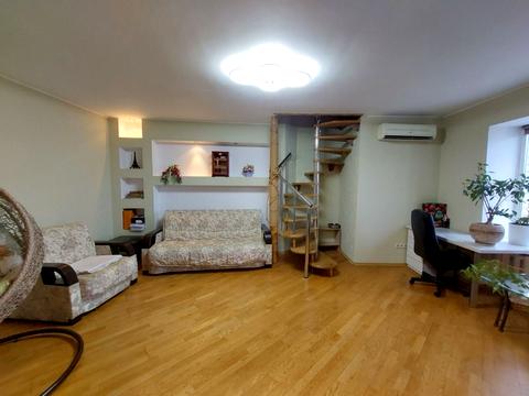 квартира за адресою Анни Ахматової вул., 31
