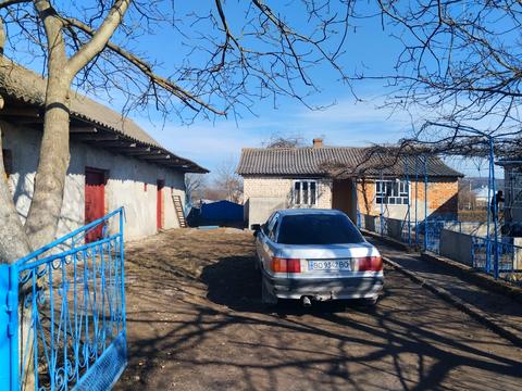 дом по адресу Шкільна