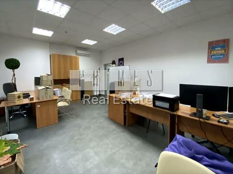 комерційна за адресою Красилівська вул., 5