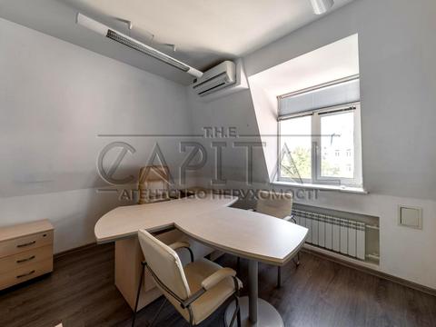 комерційна за адресою Велика Васильківська вул. (Червоноармійська), 32-А