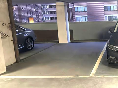 паркомісце за адресою Голосіївська вул., 13-В