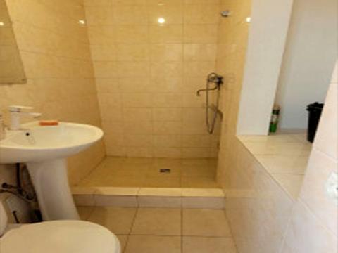 квартира за адресою Середня вул., 33