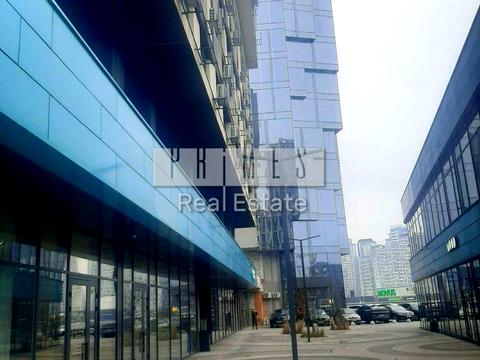 комерційна за адресою Миколи Бажана просп., 2