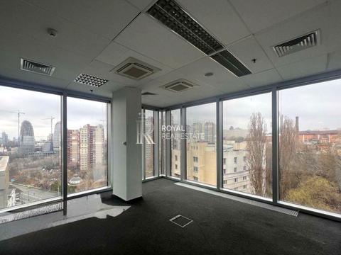 комерційна за адресою Лейпцизька вул., 15