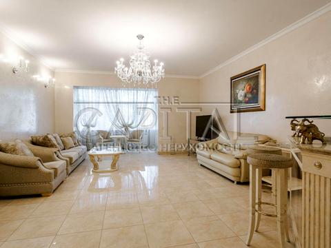 квартира за адресою Кропивницького вул., 8