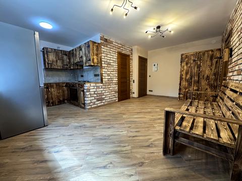 квартира за адресою Кленова вул., 1