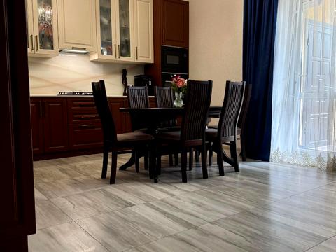 будинок за адресою Абрикосова вул.