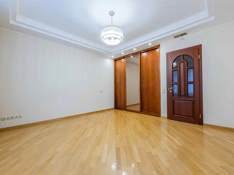 квартира за адресою Андрія Верхогляда вул. (Михайла Драгомирова), 4