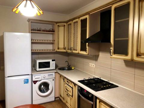 квартира за адресою Зоопаркова вул., 14