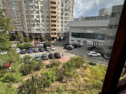 квартира по адресу Драгоманова ул., 40-Б
