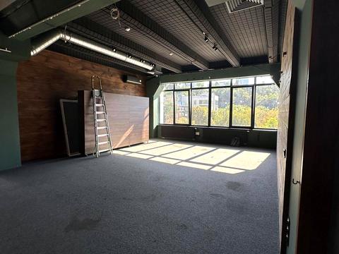 комерційна за адресою Верхній Вал вул., 2