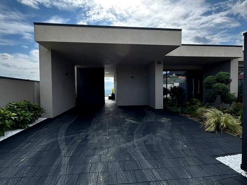 дом по адресу Центральна