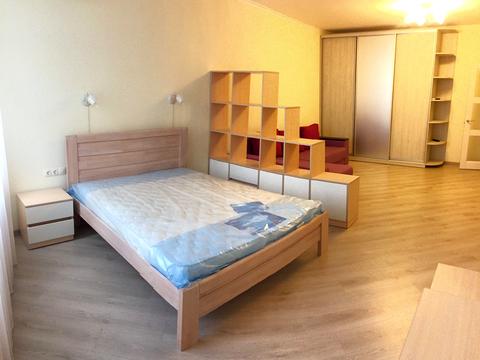 квартира за адресою Анни Ахматової вул., 22