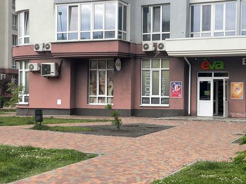 комерційна за адресою Каховська вул., 56