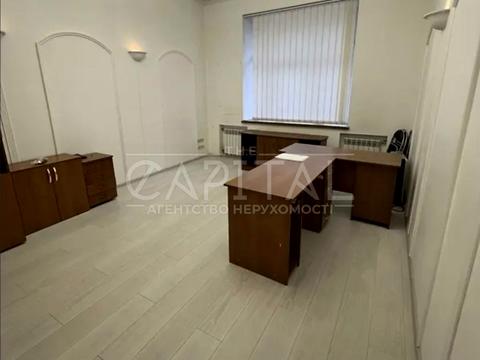 комерційна за адресою Шовковична вул., 5