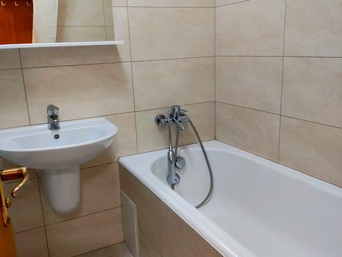 квартира за адресою Анни Ахматової вул., 35-А