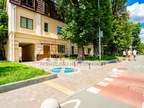 комерційна за адресою Івана Франка вул., 26