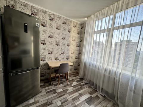 квартира за адресою Анни Ахматової вул., 22