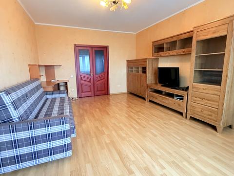 квартира за адресою Верховної Ради бульв., 14-Б