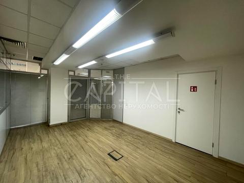 комерційна за адресою Богдана Хмельницького вул., 52