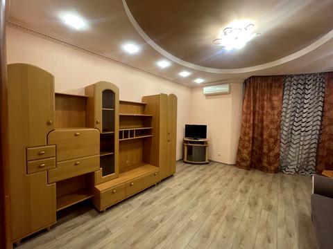 квартира за адресою Дніпровська набережна вул., 23