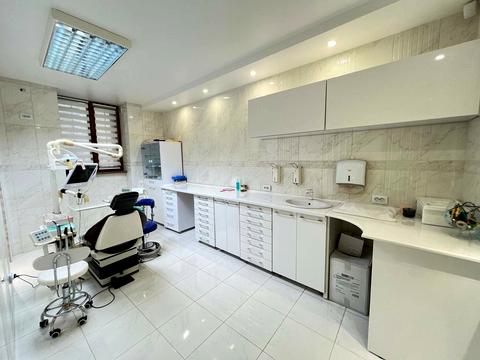 комерційна за адресою Поштова, 5