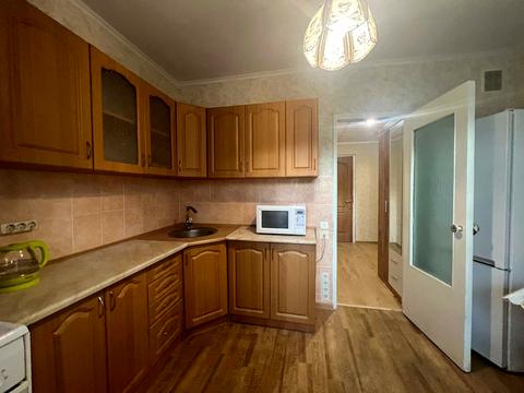 квартира за адресою Ревуцького вул., 19/1